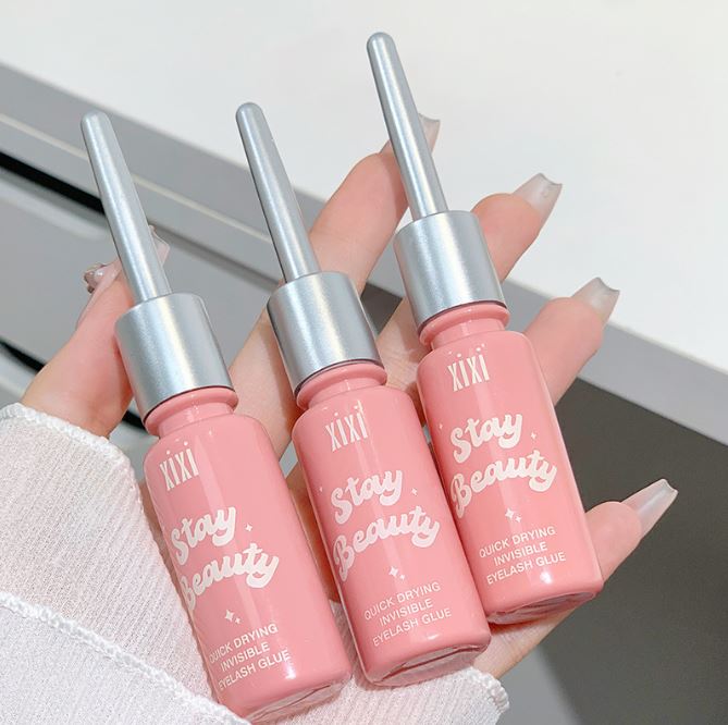 Long-Lasting False Eyelash Glue